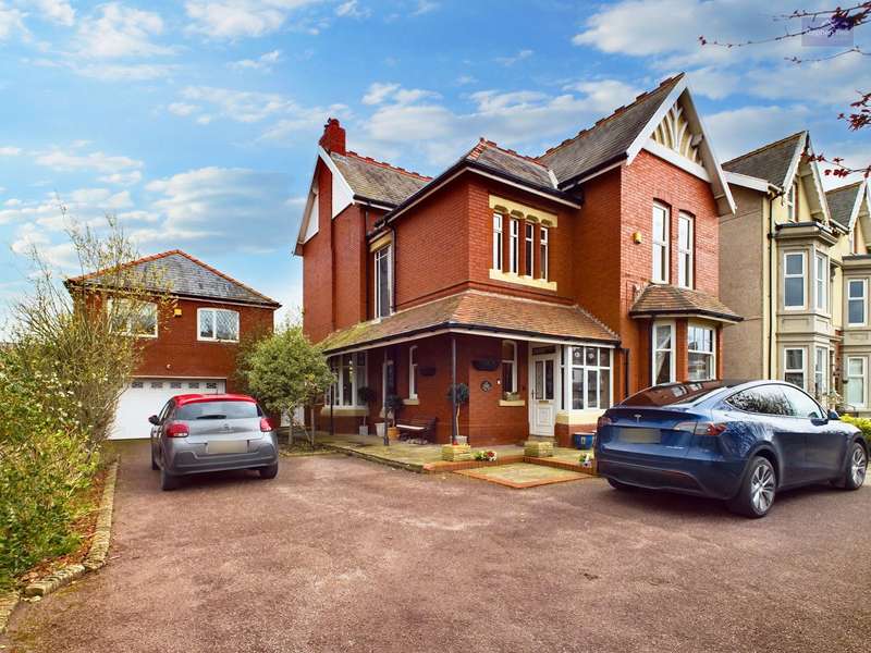 7 Bedrooms Detached House for sale in Lytham Road, Blackpool, FY4