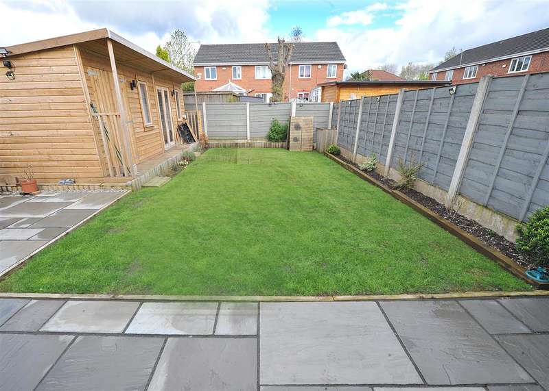 Property to rent in Pipers Court, Irlam, M44