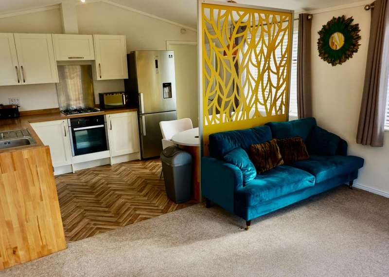 Property for Sale in York Road, Escrick, Yo19