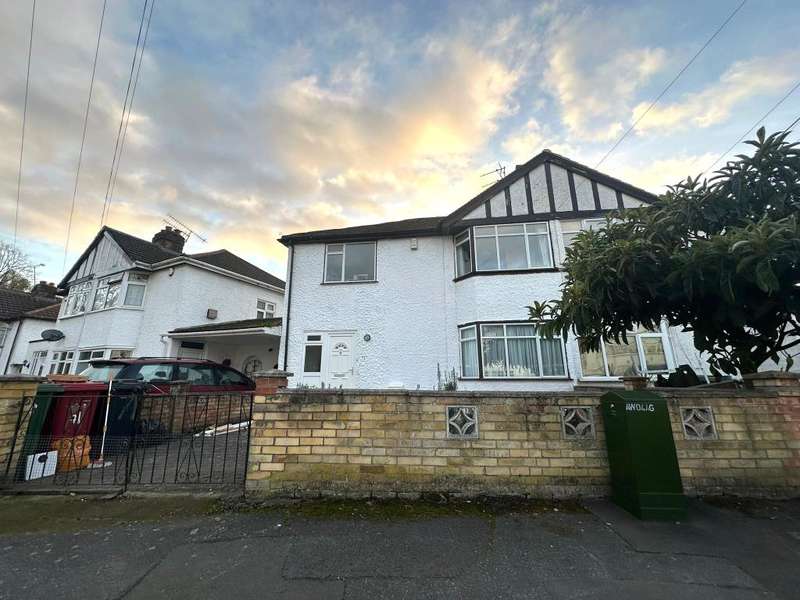 4 Bedrooms Semi Detached House for rent in Slough, Berkshire, SL1