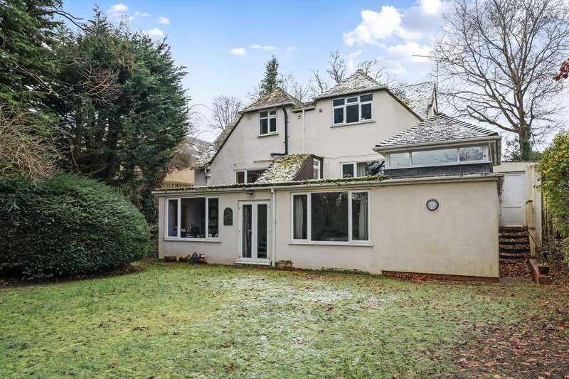 5 Bedrooms Detached House
