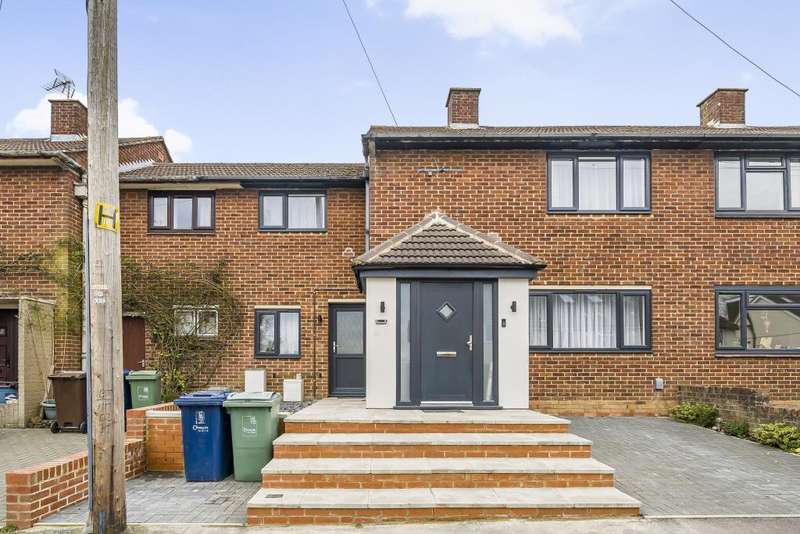 4 Bedrooms Terraced House