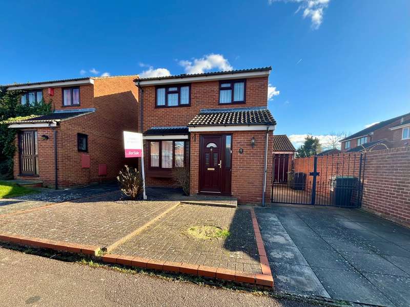 3 Bedrooms Link Detached House for sale in Jubilee Gardens, Biggleswade, SG18