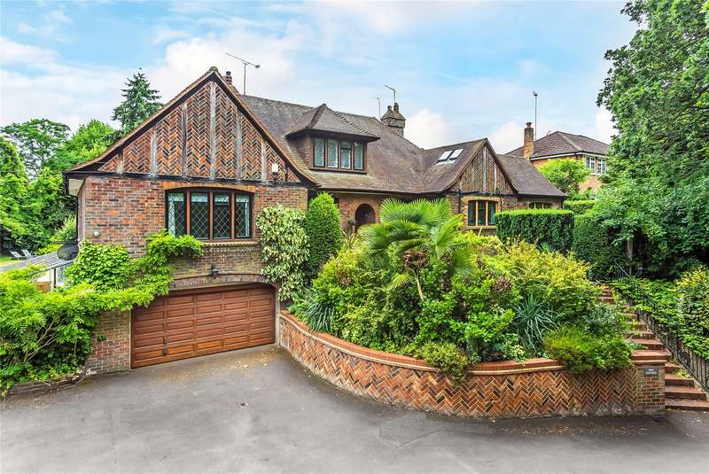 5 Bedrooms House for sale in Wych Hill Lane, Woking, Surrey, GU22