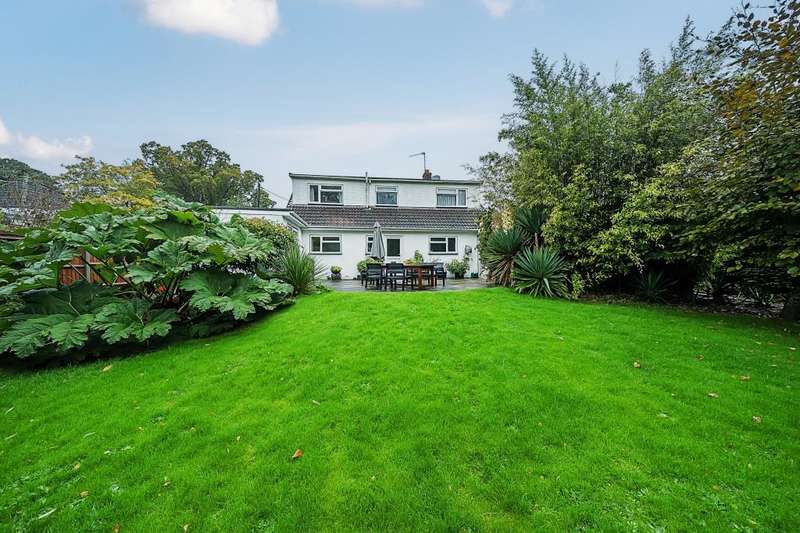 4 Bedrooms Detached House for sale in Ashford Hill, Hampshire, RG19