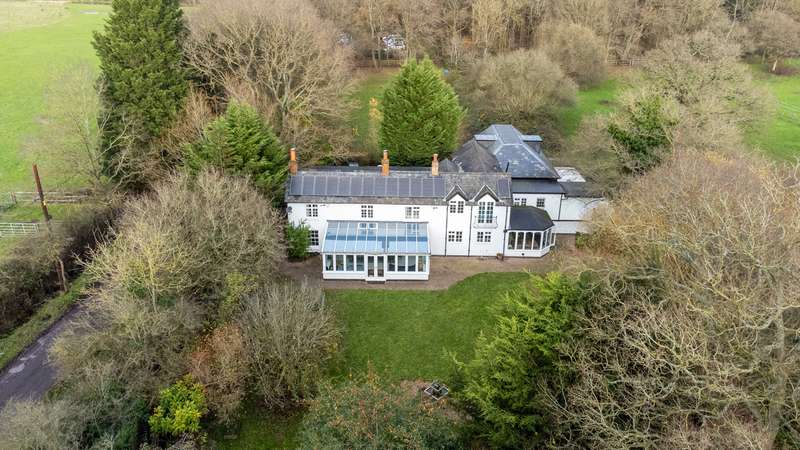 5 Bedrooms Detached House for sale in Spinning Wheel Lane Binfield, Berkshire, RG42