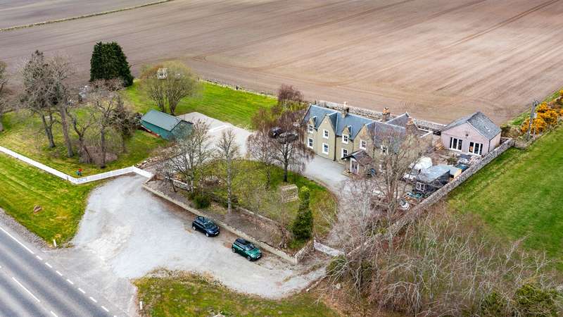 6 Bedrooms Detached House for sale in Ivergordon Ross-shire, IV18