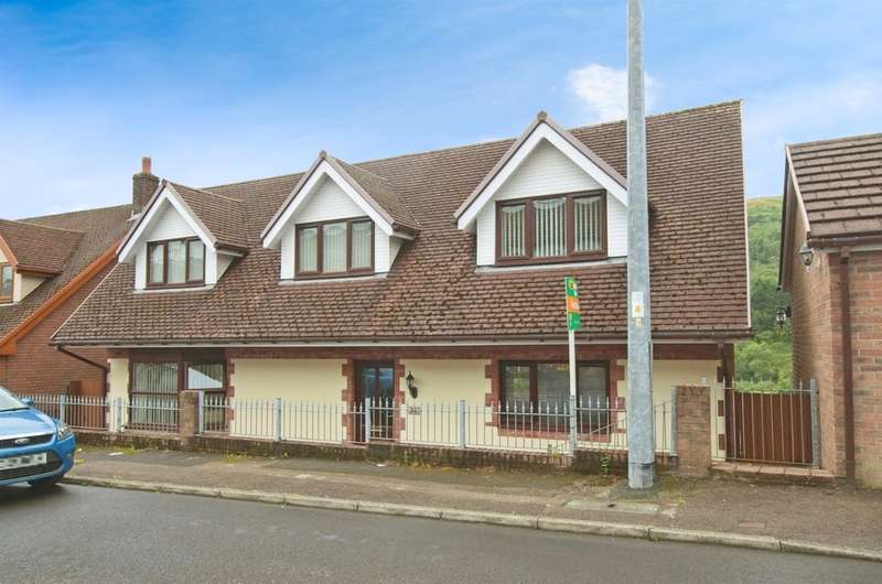 3 Bedrooms Detached House for sale in Marjorie Street, Tonypandy, CF40