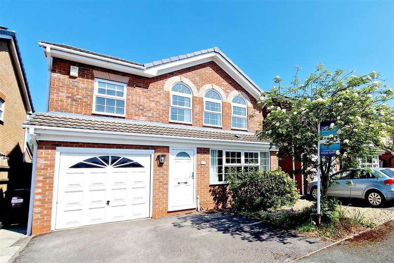 4 Bedrooms Detached House for sale in Vicarage Grove, Winsford, CW7