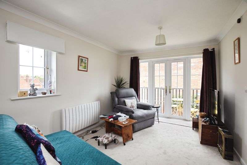 1 Bedroom Property for sale in Crown Mews, Hungerford, RG17