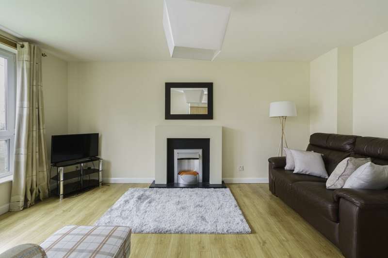 2 Bedrooms Property for rent in South College Street, Aberdeen, AB11