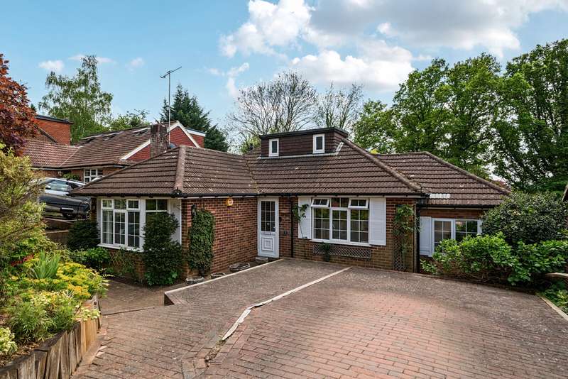 3 Bedrooms Bungalow for sale in Phillips Hatch, Wonersh, Guildford, Surrey, GU5