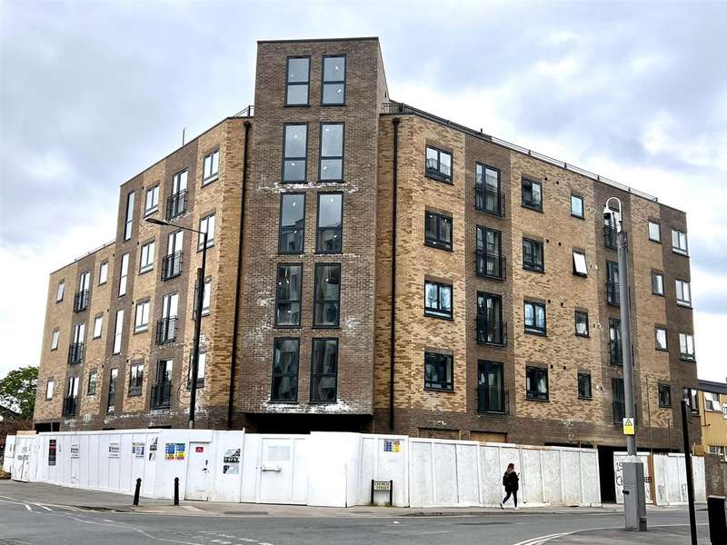  Commercial Property for rent in Church Street, Slough, SL1