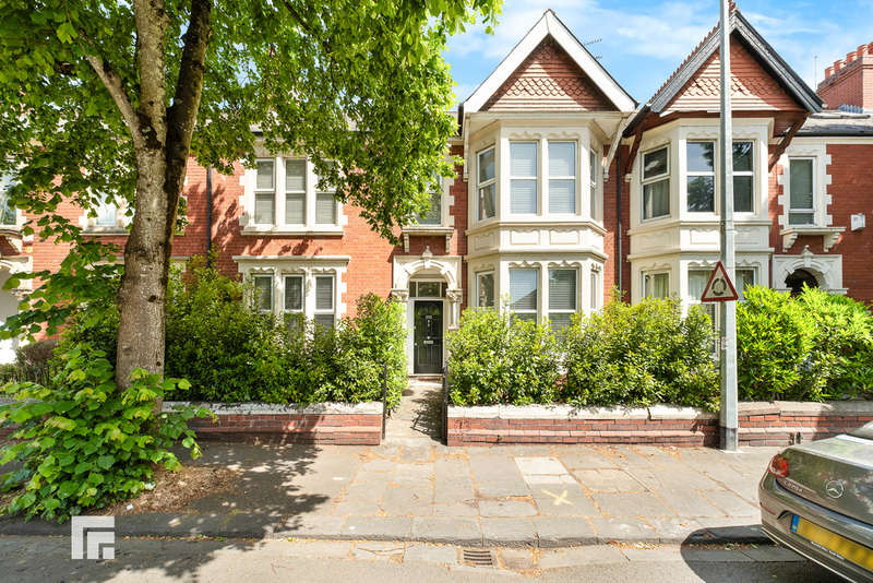4 Bedrooms Terraced House for sale in Albany Road, Roath, Cardiff, CF24