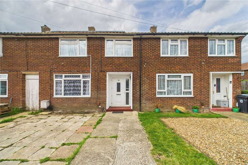 3 Bedrooms House for rent in Gaveston Road, Slough, Berkshire, SL2