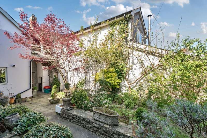 3 Bedrooms Terraced House