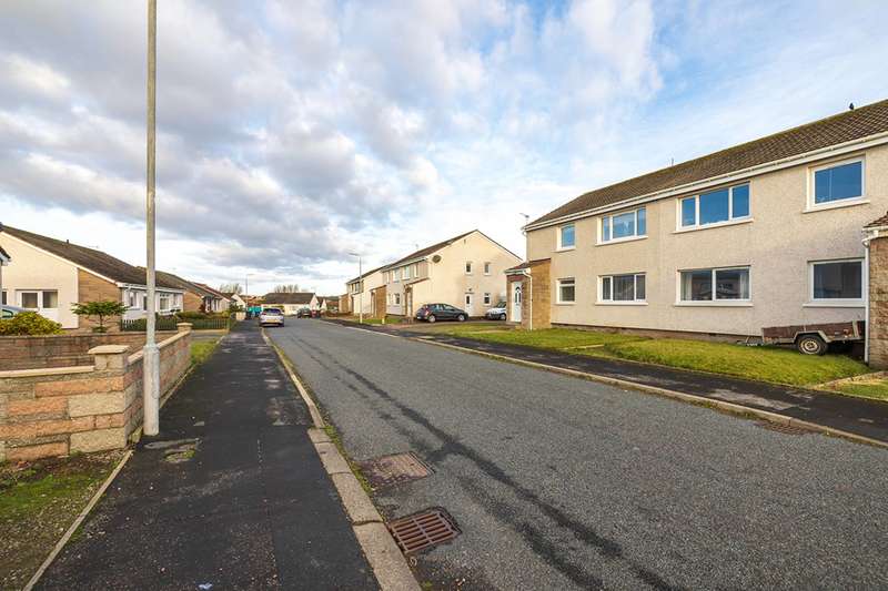 2 Bedrooms Ground Flat