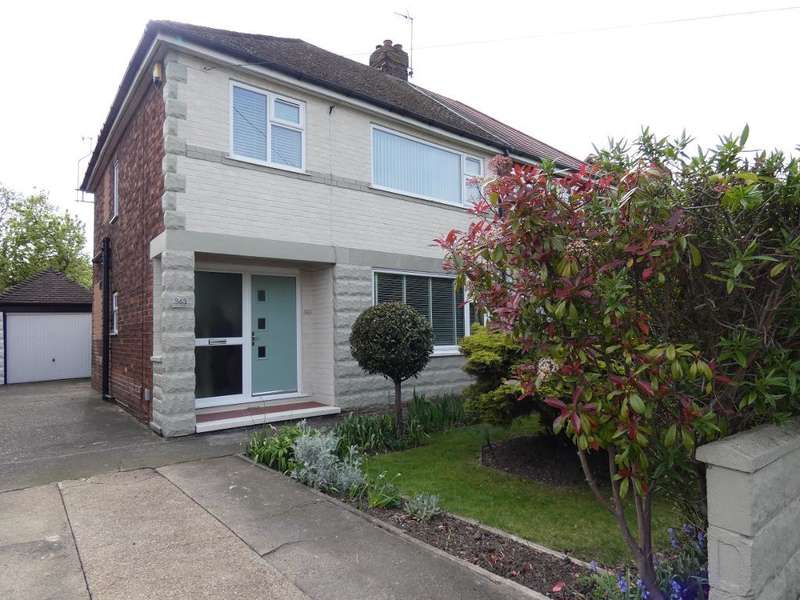 3 Bedrooms Semi Detached House for sale in Bricknell Avenue, Hull, HU5