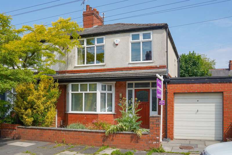 3 Bedrooms Semi Detached House