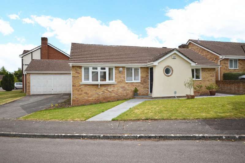 3 Bedrooms Detached Bungalow for sale in The Homestead, Keynsham, Bristol, BS31