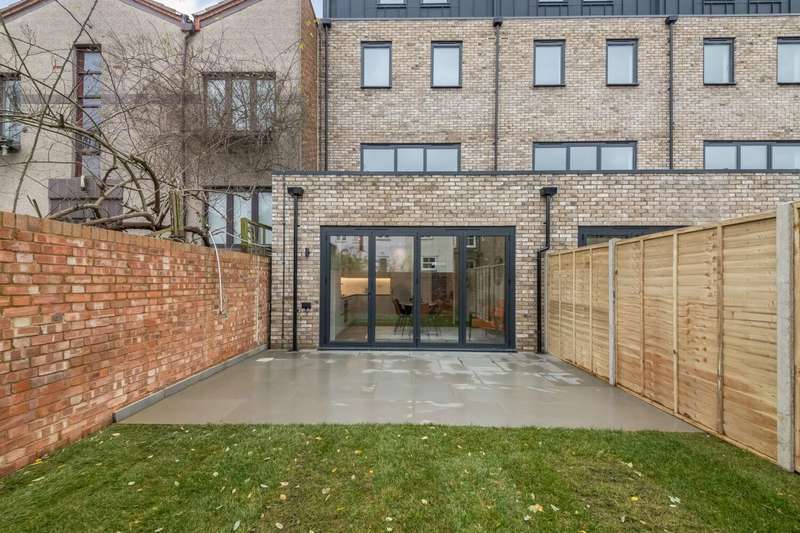 4 Bedrooms House for sale in Railton Road, Herne Hill, SE24