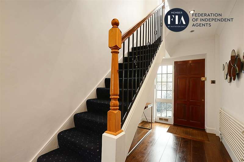 Property for Sale in Oaklands Avenue, Isleworth, Tw7