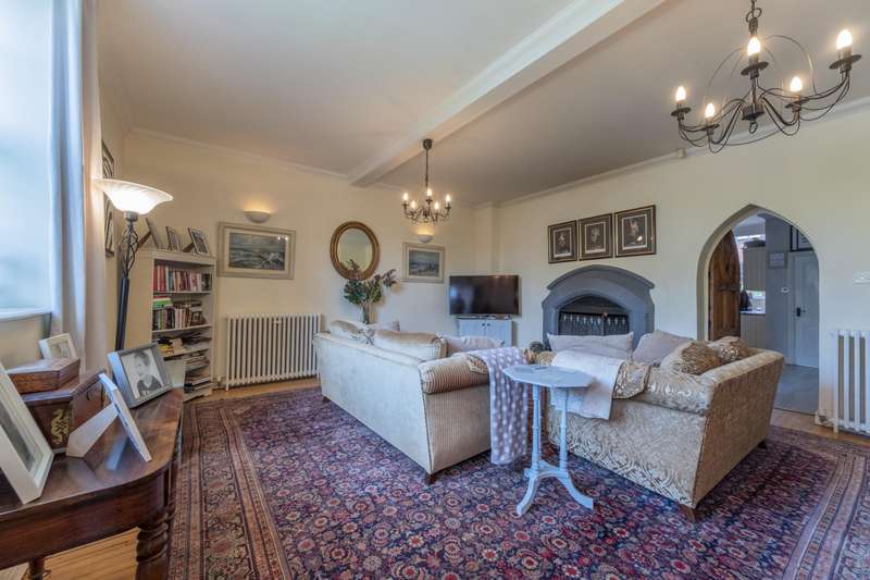 Property for Sale in Bedroom House Semi Detached In Davenham, Cw9