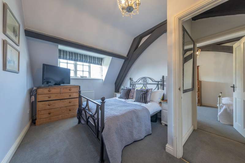 Property for Sale in Bedroom House Semi Detached In Davenham, Cw9