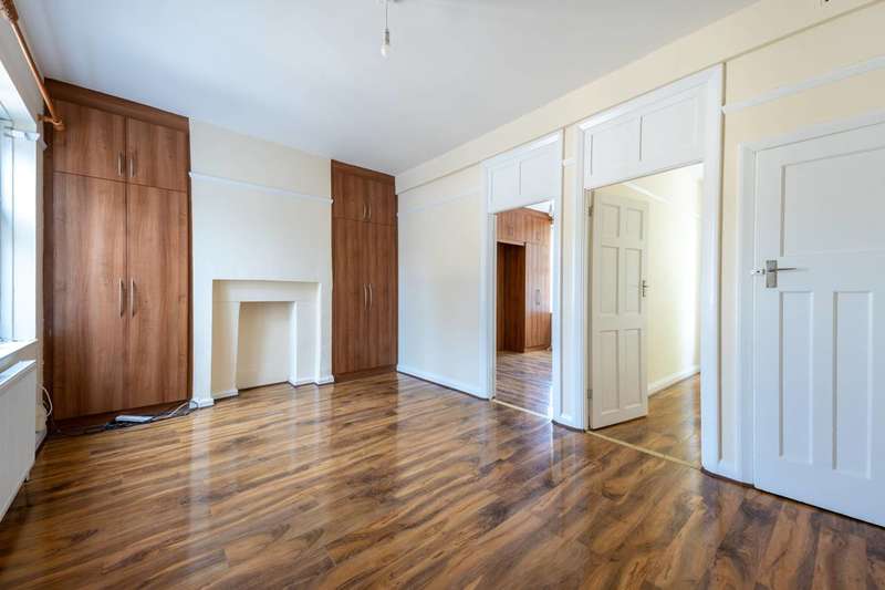 Properties for Sale in Worcester Park, Worcester Park Surrey