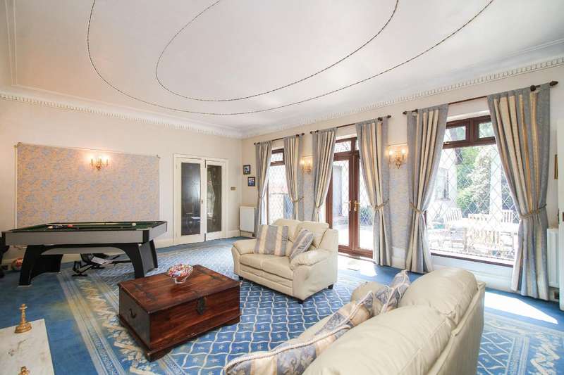 Property for Sale in South Drive, Woolsington, Newcastle Upon Tyne