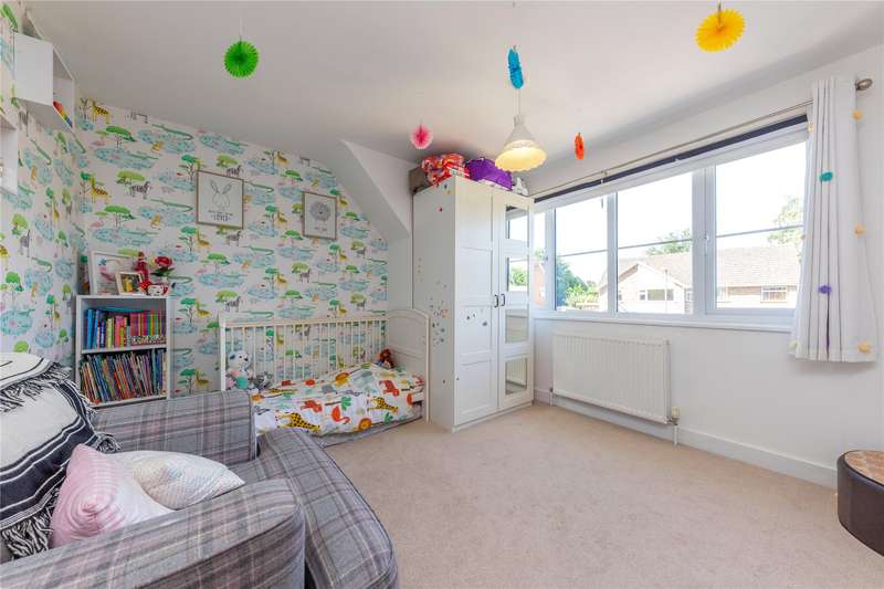 Property for Sale in Foxcote, Finchampstead, Wokingham, Berkshire, Rg40