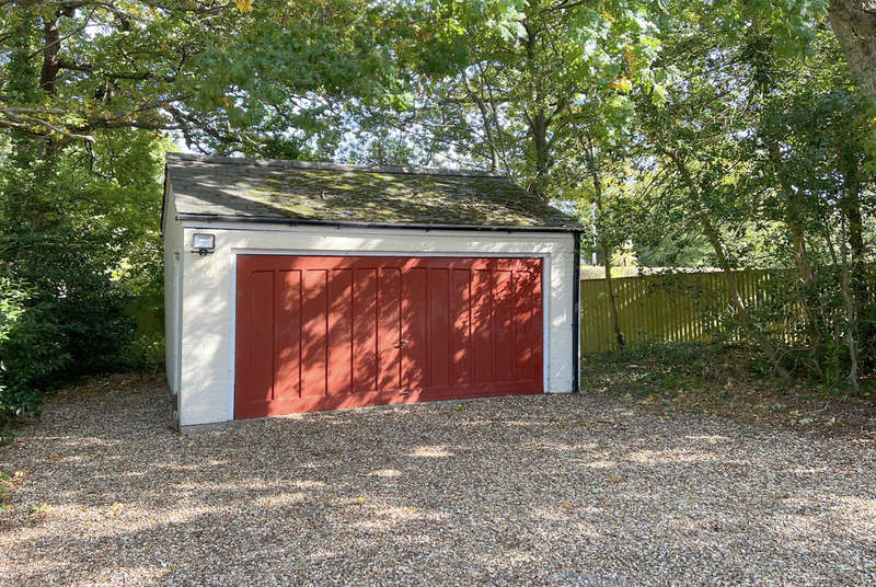 Property for Sale in Ridgeway Lane, Lymington, Hampshire, So41