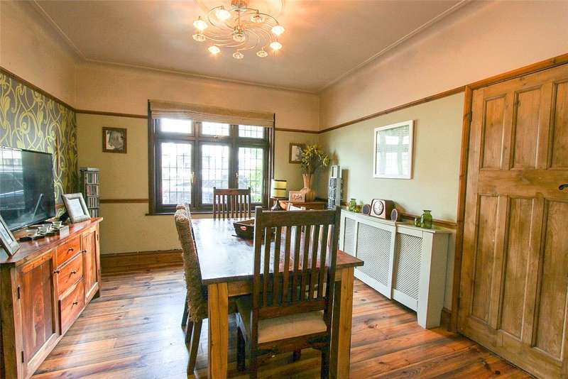 Property for Sale in Woodfield Park Drive, Leighonsea, Essex, Ss9