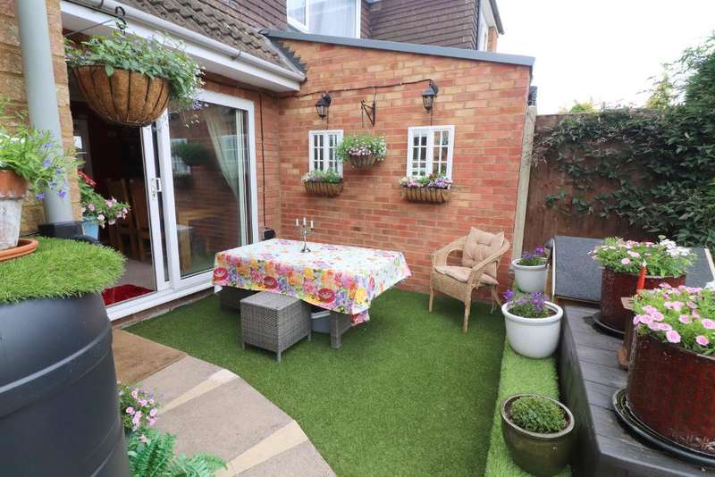 Property for Sale in Stanley Road, Streatley, Bedfordshire, Lu3