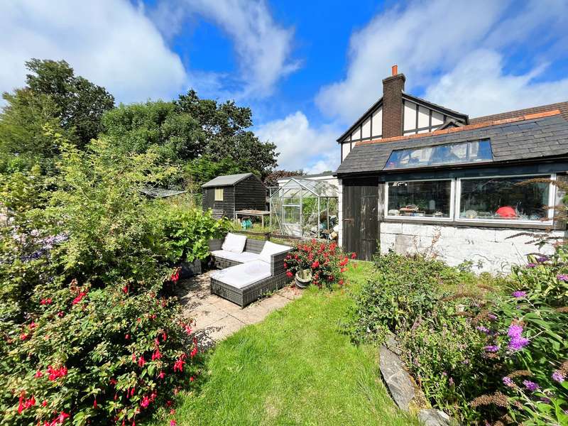 Property for Sale in Fairmead Mews Lower Burraton, Saltash, Pl12