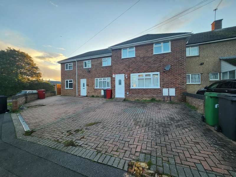 3 Bedrooms Terraced House for rent in Slough, Berkshire, SL2