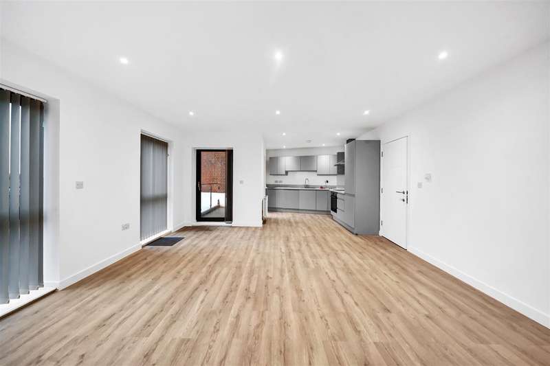 Property to rent in Spring Gardens, Romford, Rm7