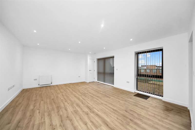 Property to rent in Spring Gardens, Romford, Rm7