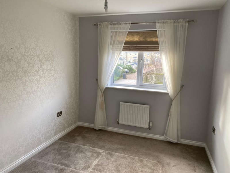 Property for Sale in Farriers Way, Huddersfield, Hd3