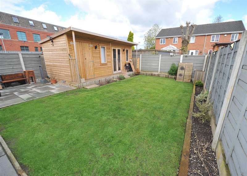 Property to rent in Pipers Court, Irlam, M44