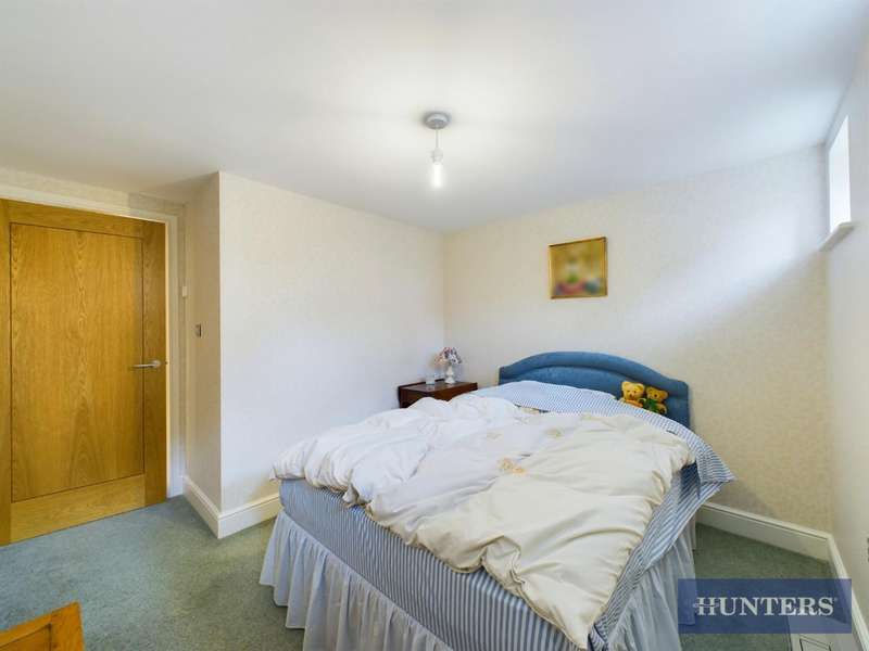 Property for Sale in Scalby Mills Road, Scarborough, Yo12