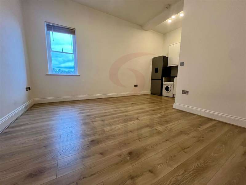 Property to rent in Grosvenor Gate, Humberstone, Leicester, Le5