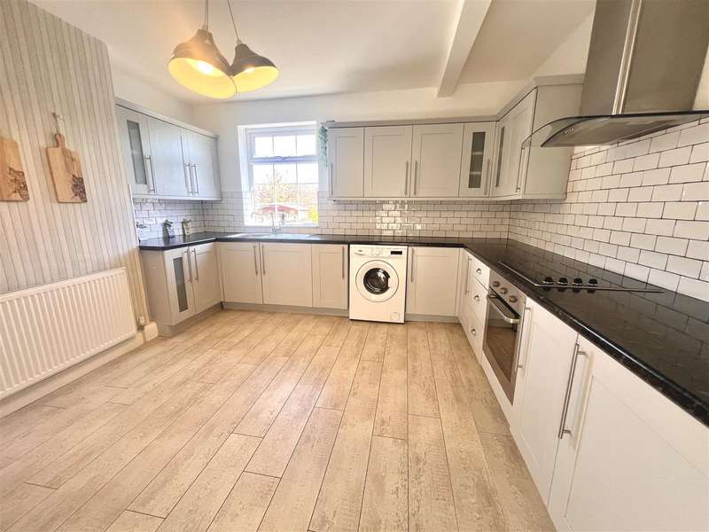 Property for Sale in Ardsley Road, Worsbrough, Barnsley, S70