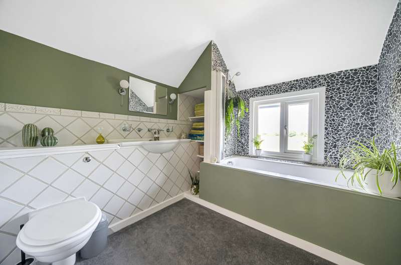 Property for Sale in Lower Road, Tonge, Sittingbourne, Kent, Me9