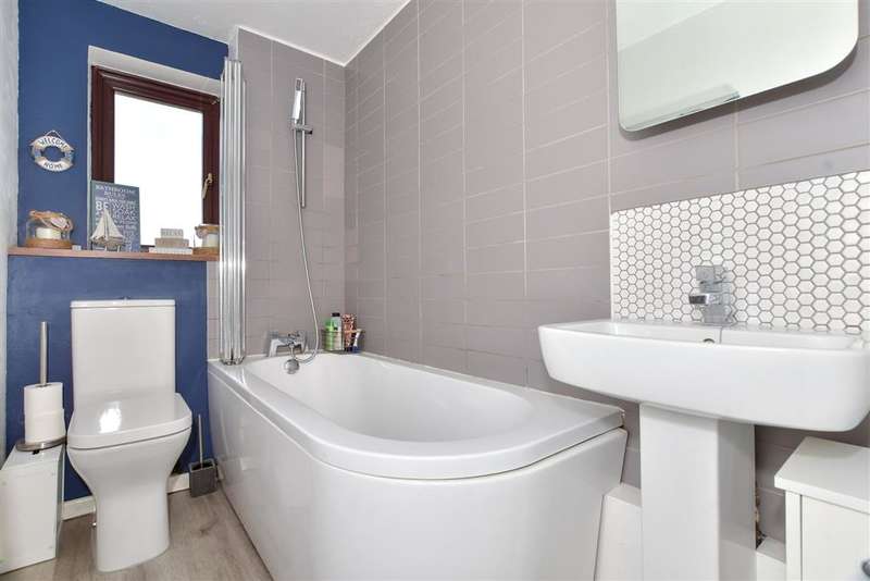 Property for Sale in Willowmead, Leybourne, Kent, Me19