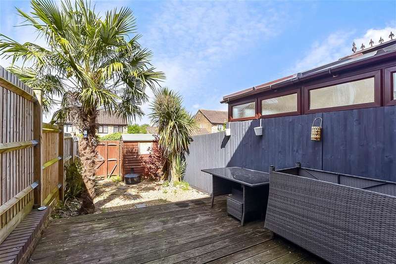 Property for Sale in Willowmead, Leybourne, Kent, Me19