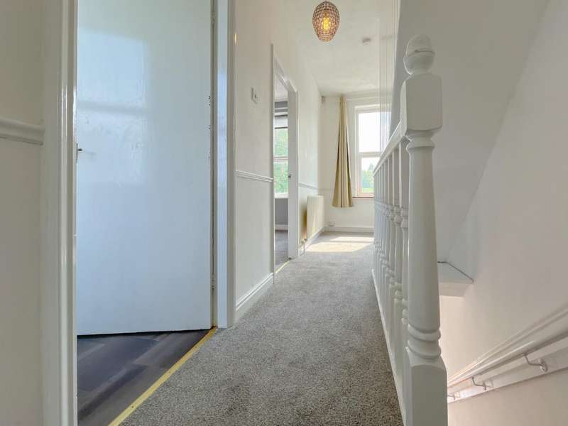 Property for Sale in Staincliffe Road, Dewsbury, Wf13