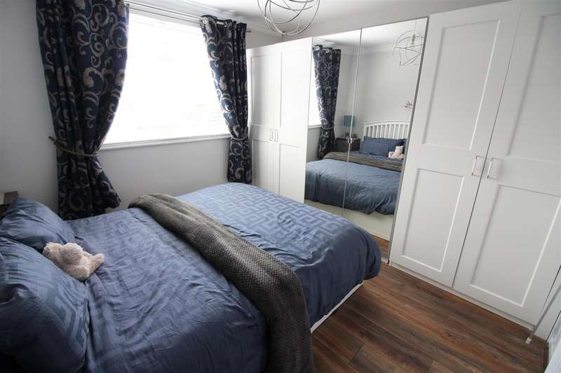 Property for Sale in Earlswood Crescent, Kippax, Leeds, Ls25