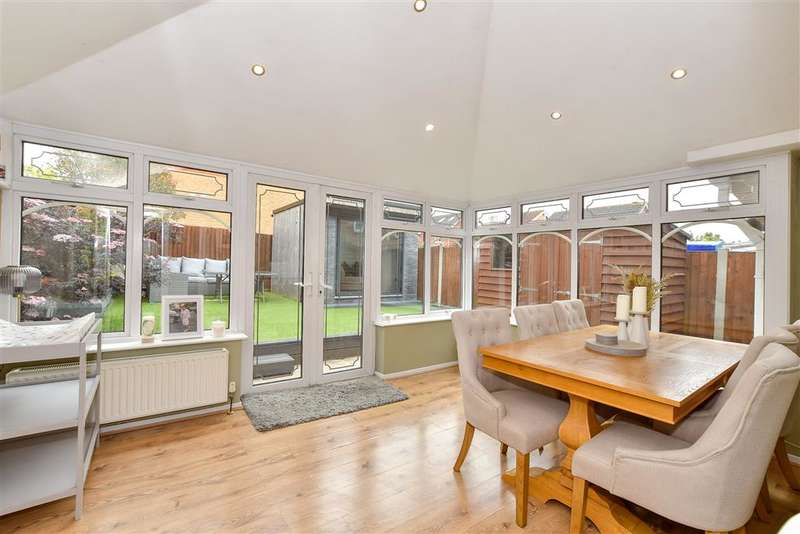 Property for Sale in Crawford Chase, Wickford, Essex, Ss12