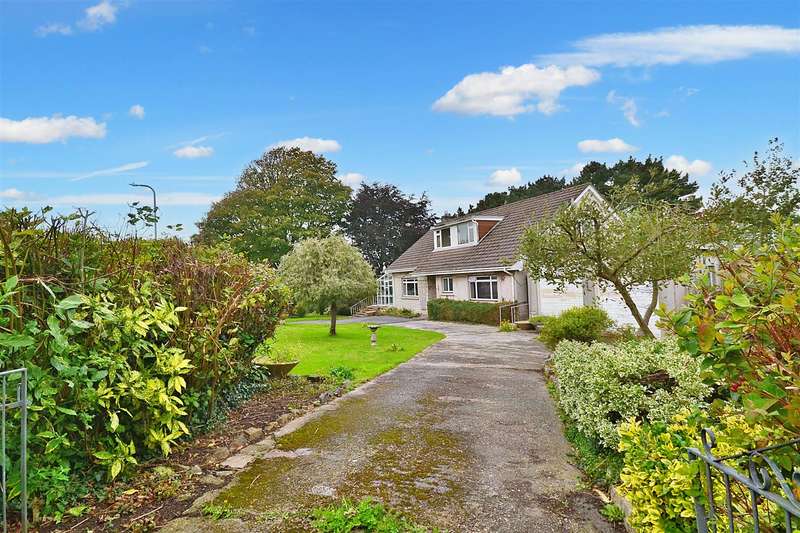 4 Bedrooms Detached Bungalow for sale in Uzmaston Road, Haverfordwest, SA61
